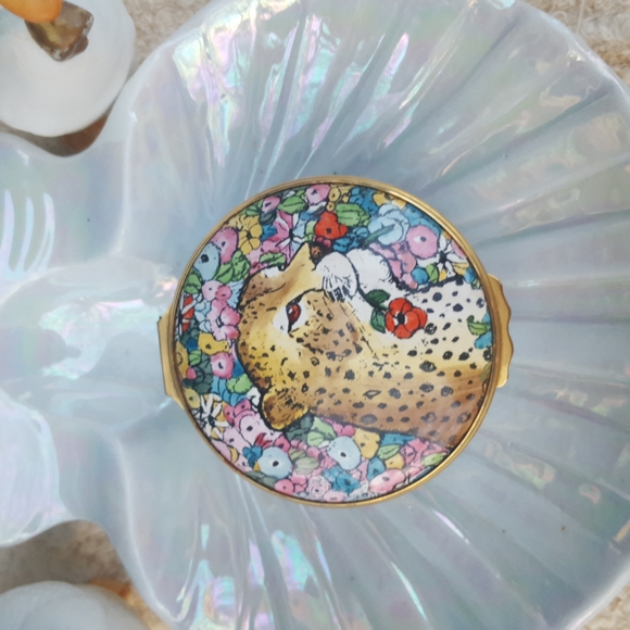 QUEEN Elizabeth #249 sniff box - Picture 1 of 4